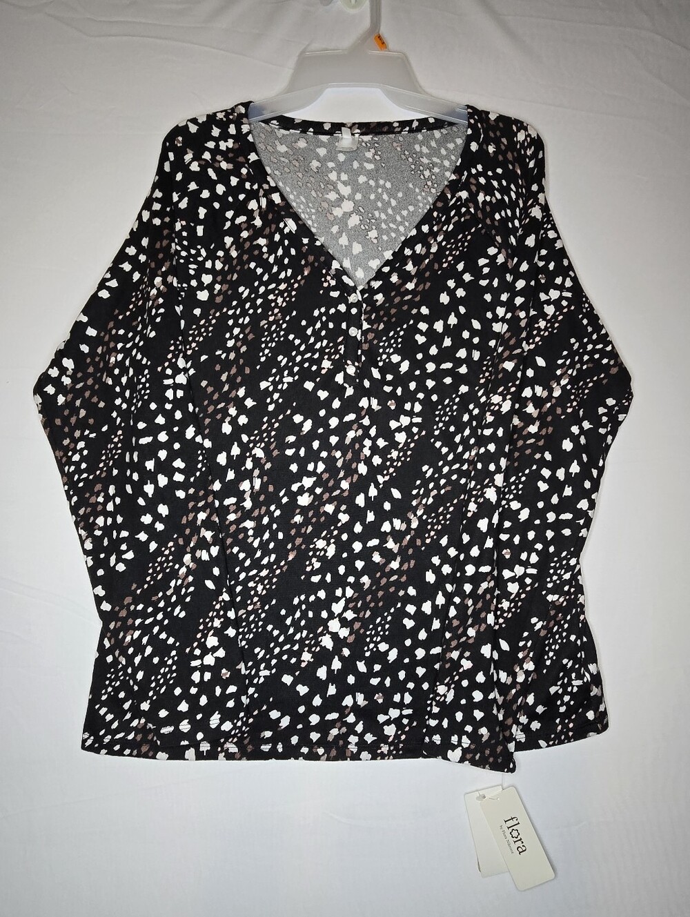 Flora by Flora Nikrooz Women’s Medium Henley Long Sleeve Top Abstract Print